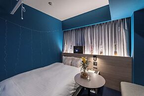 Hotel She, Osaka
