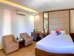 Pariat River Front Hotel