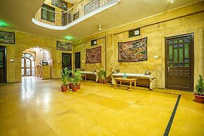Hotel Marina Mahal