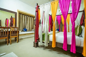 Hotel Marina Mahal