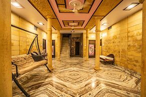 Hotel Marina Mahal