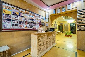 Hotel Marina Mahal