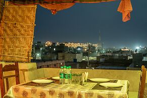 Hotel Marina Mahal