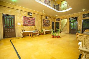 Hotel Marina Mahal
