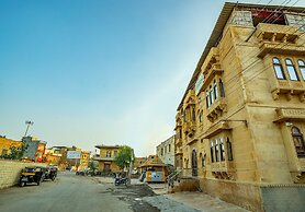 Hotel Marina Mahal