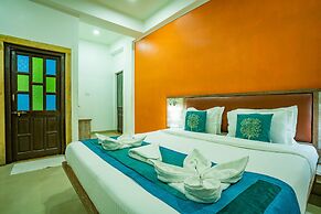 Hotel Marina Mahal