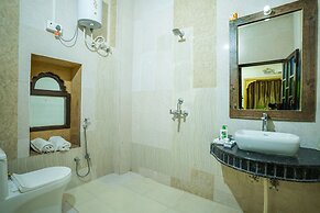 Hotel Marina Mahal