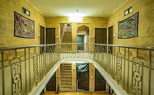 Hotel Marina Mahal