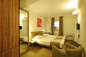 Kardes Hotel