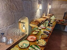 Elegance Cave Suites