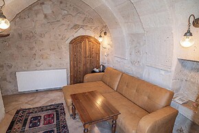 Elegance Cave Suites