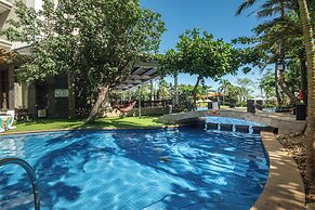 Sanya Seacube Holiday Hotel
