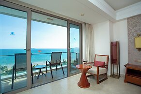 Sanya Seacube Holiday Hotel