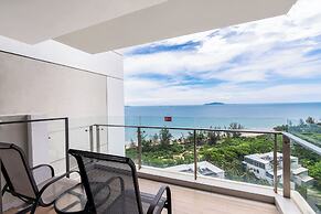 Sanya Seacube Holiday Hotel