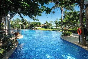 Sanya Seacube Holiday Hotel