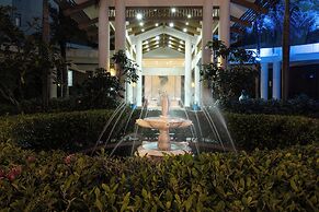 Sanya Seacube Holiday Hotel