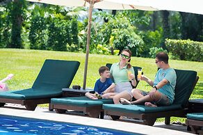 Sanya Seacube Holiday Hotel