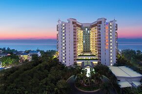 Sanya Seacube Holiday Hotel
