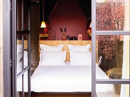 Mob Hotel Paris les Puces