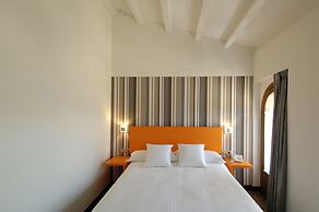 Hotel Cienbalcones