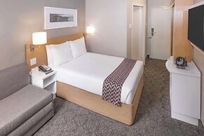 StayEasy Century City