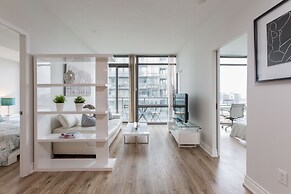 Bright Sub-Penthouse on Bay St