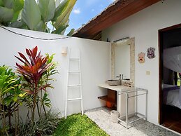 Villa Candi Kecil Tujuh by Villa Finder