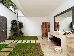 Villa Candi Kecil Tujuh by Villa Finder