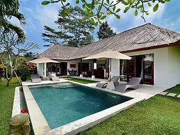 Villa Candi Kecil Tujuh by Villa Finder