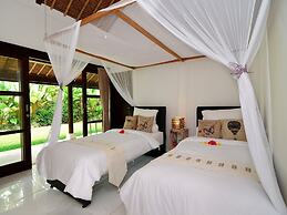 Villa Candi Kecil Tujuh by Villa Finder
