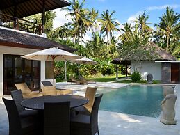 Villa Candi Kecil Tujuh by Villa Finder