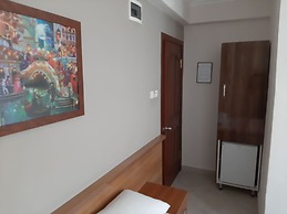 Everest Apart Hotel