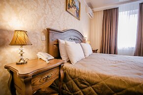 Aristocrat Hotel