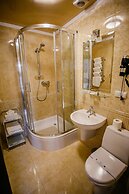 Aristocrat Hotel
