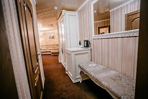 Aristocrat Hotel