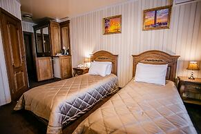 Aristocrat Hotel