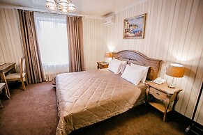 Aristocrat Hotel