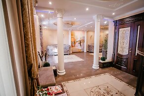 Aristocrat Hotel