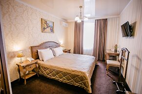 Aristocrat Hotel