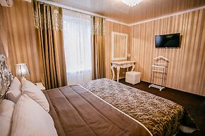 Aristocrat Hotel