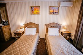 Aristocrat Hotel