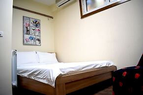 Hotel Aristocrat & Fish Restaurant