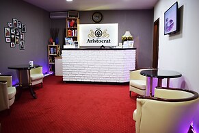 Hotel Aristocrat & Fish Restaurant