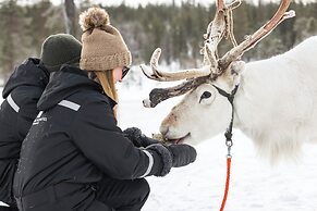 Star Arctic Hotel & Activities