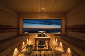 Star Arctic Hotel & Activities