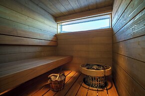 Star Arctic Hotel & Activities