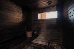 Star Arctic Hotel & Activities