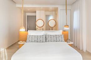 18 Grapes Hotel