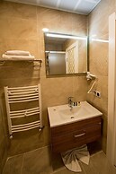 Kars-i Sirin Hotel