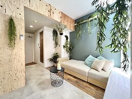365BASE outdoor hostel